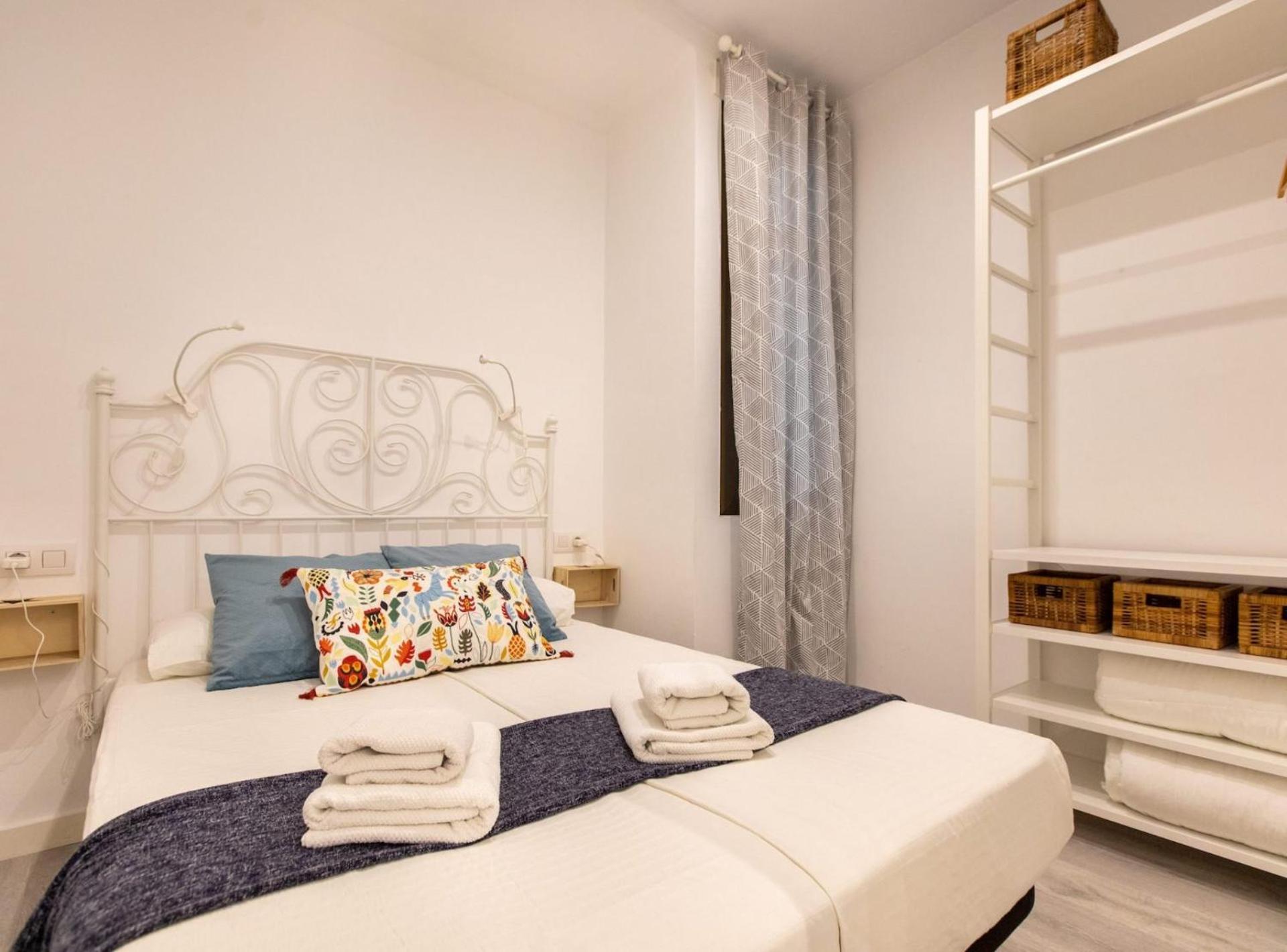 Pere Serafi 2 Bedroom Apartment Барселона Екстериор снимка