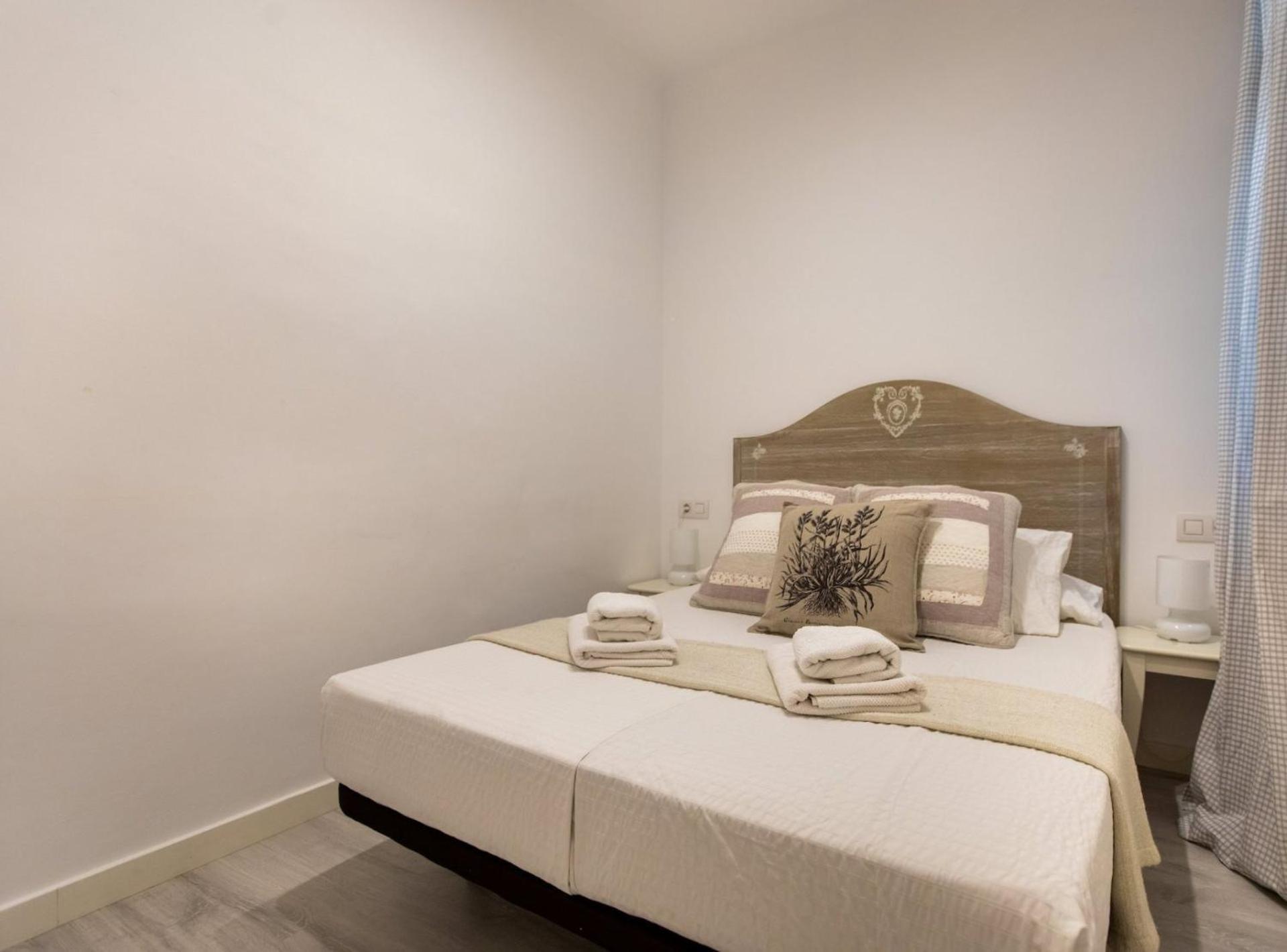 Pere Serafi 2 Bedroom Apartment Барселона Екстериор снимка