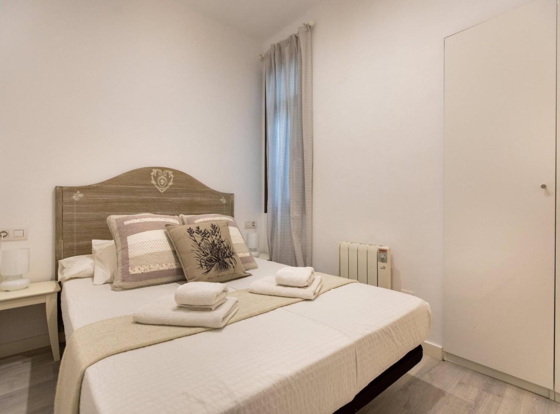 Pere Serafi 2 Bedroom Apartment Барселона Екстериор снимка