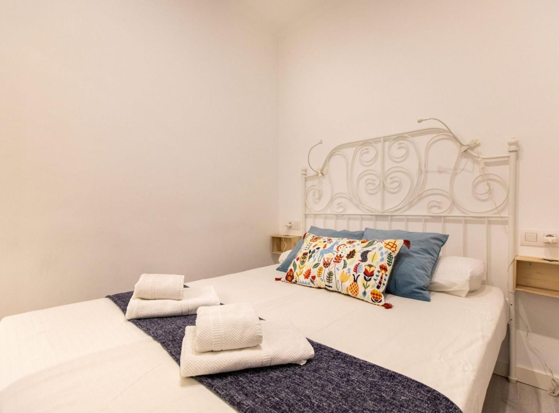 Pere Serafi 2 Bedroom Apartment Барселона Екстериор снимка