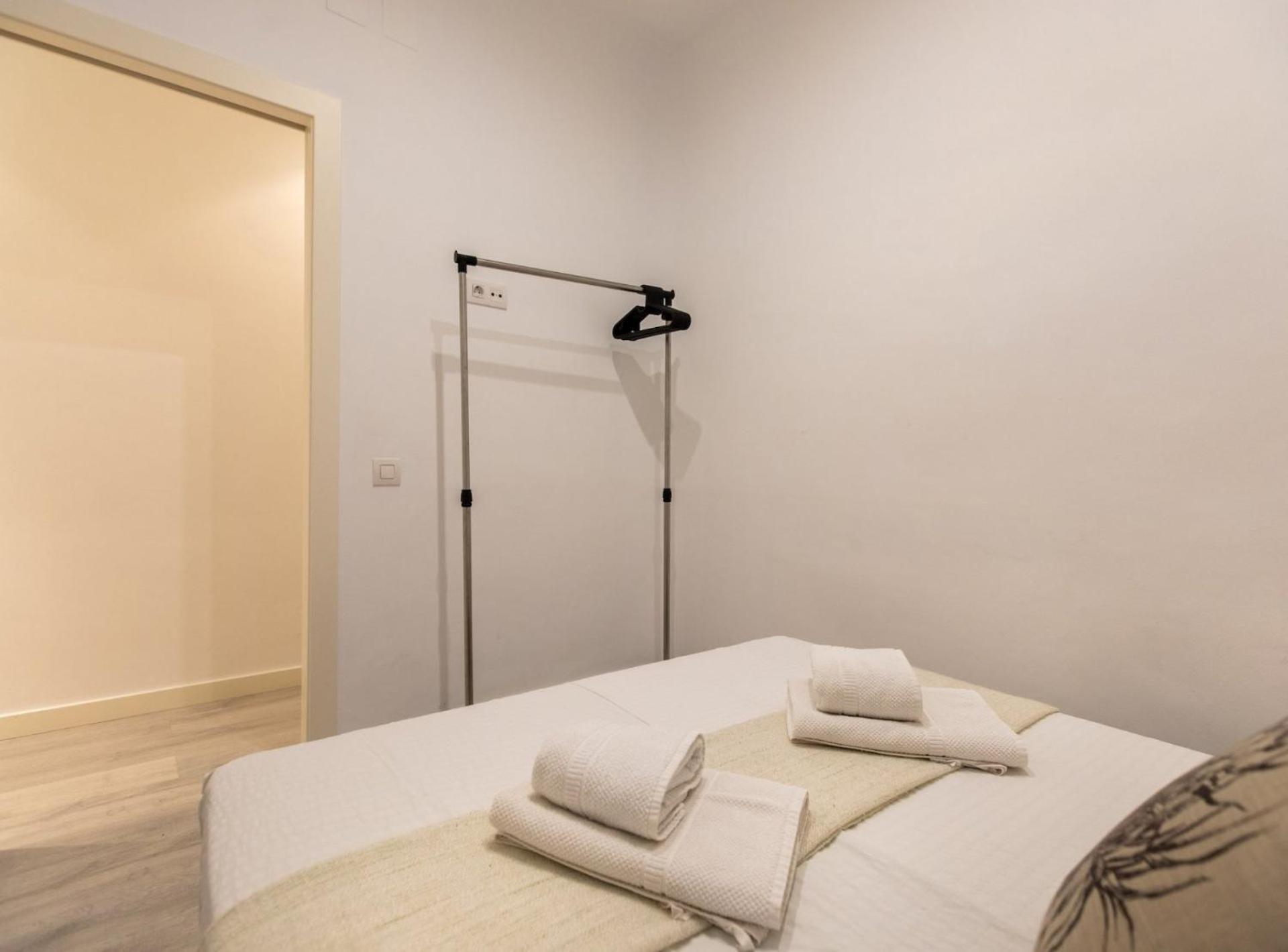 Pere Serafi 2 Bedroom Apartment Барселона Екстериор снимка